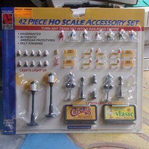 Life Like railroad train display accessories signs 42 pieces MIB